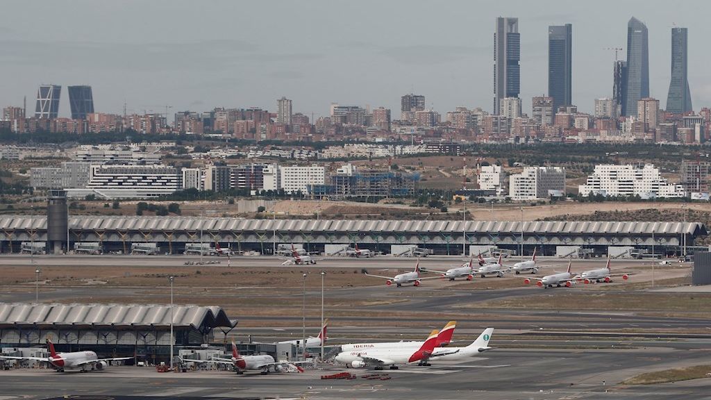 Los aeropuertos españoles comienzan a recibir a los primeros visitantes Los aeropuertos españoles comienzan a recibir a los primeros visitantes