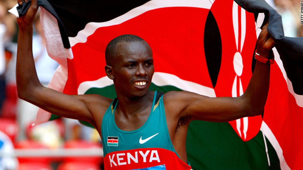 Un atleta de Kenya celebrando una victoria Un atleta de Kenya celebrando una victoria