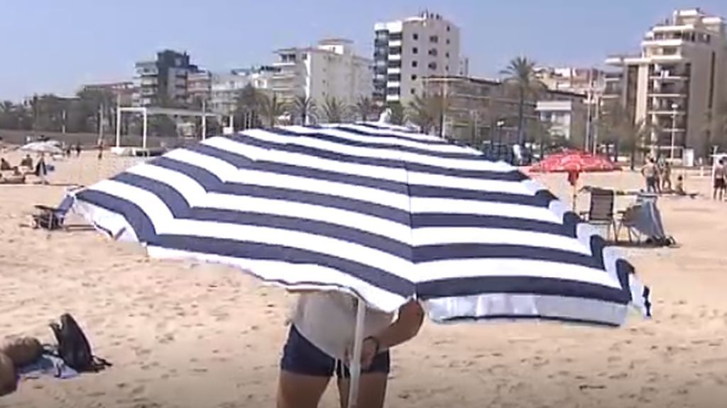 España deja atrás el confinamiento, pero las playas no son lo que eran