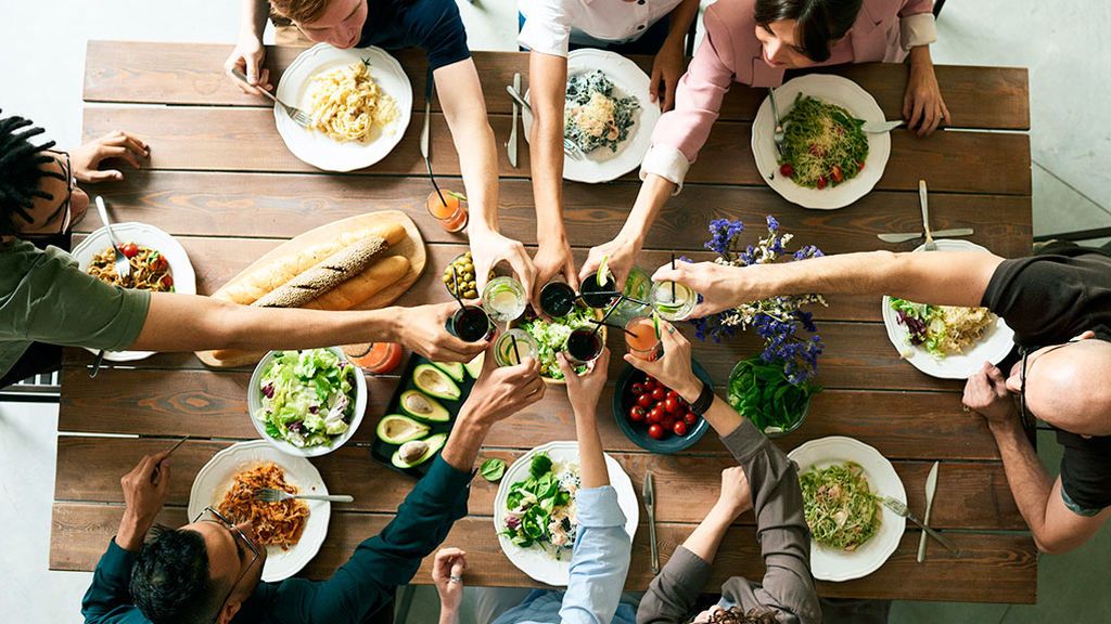 Qué es la teoría de la selectividad socio-emocional y cómo afecta a nuestras relaciones sociales Qué es la teoría de la selectividad socio-emocional y cómo afecta a nuestras relaciones sociales