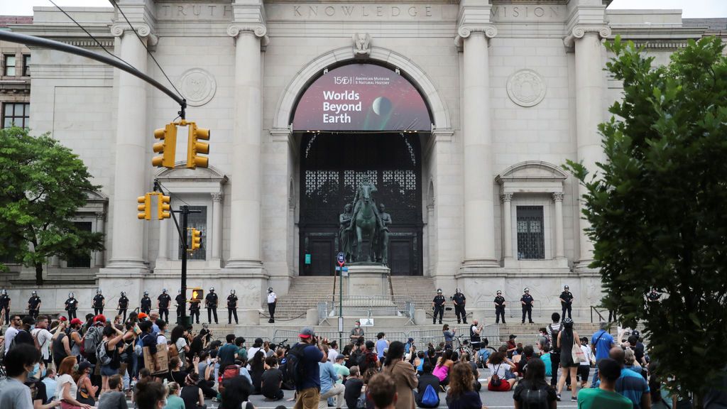 El Museo de Historia Natural de Nueva York retirará una estatua de Roosevelt El Museo de Historia Natural de Nueva York retirará una estatua de Roosevelt