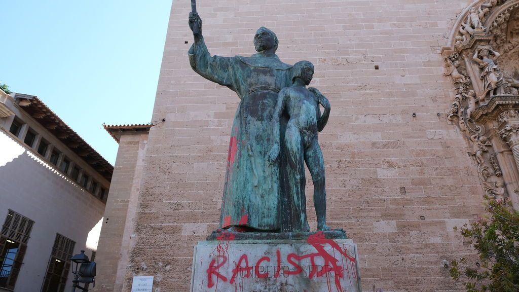 Atacan la estatua de fray Junípero Serra en Mallorca tras los sucesos de EE.UU Atacan la estatua de fray Junípero Serra en Mallorca tras los sucesos de EE.UU