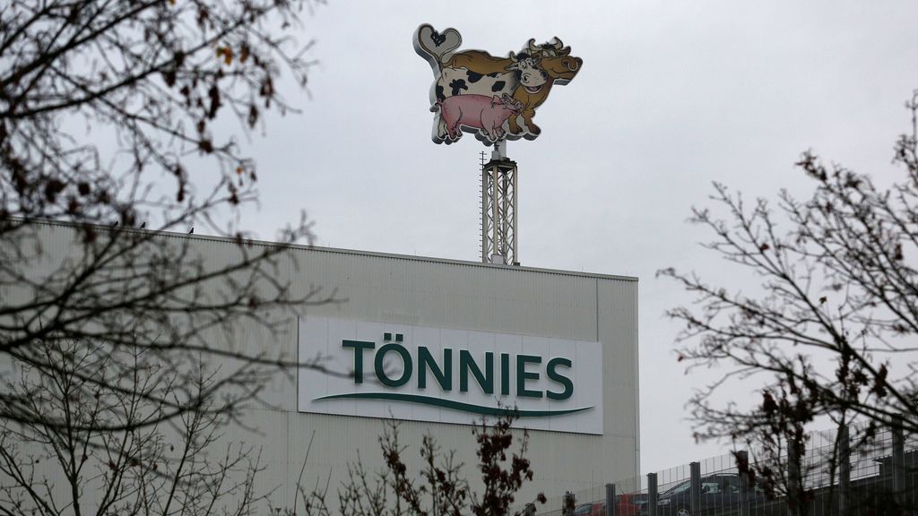 Clemens Tönnies, el alemán que quiso defender a la industria cárnica pero que acabó hundiéndola en la pandemia Clemens Tönnies, el alemán que quiso defender a la industria cárnica pero que acabó hundiéndola en la pandemia