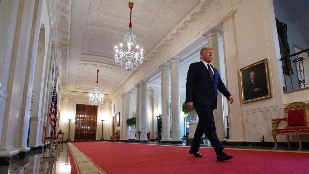 Trump congela los nuevos permisos de residencia y visados para algunos trabajadores extranjeros hasta 2021 Trump congela los nuevos permisos de residencia y visados para algunos trabajadores extranjeros hasta 2021