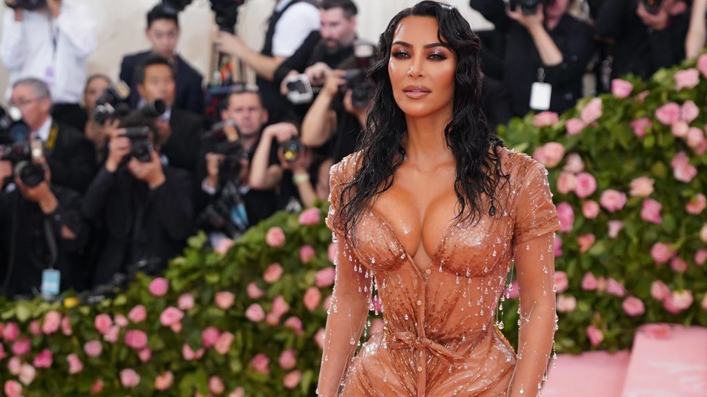 KIM KARDASHIAN
