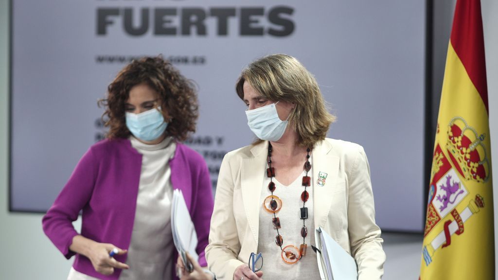 Montero y Ribera llegan a la sala de prensa tras el Consejo de Ministros Montero y Ribera llegan a la sala de prensa tras el Consejo de Ministros