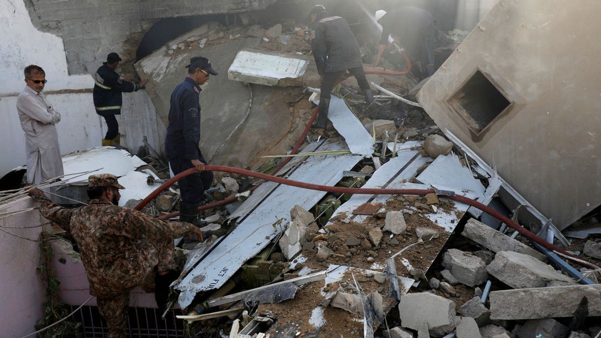 Un fallo de los pilotos provocó el accidente aéreo con 97 muertos en Pakistán, según la investigación