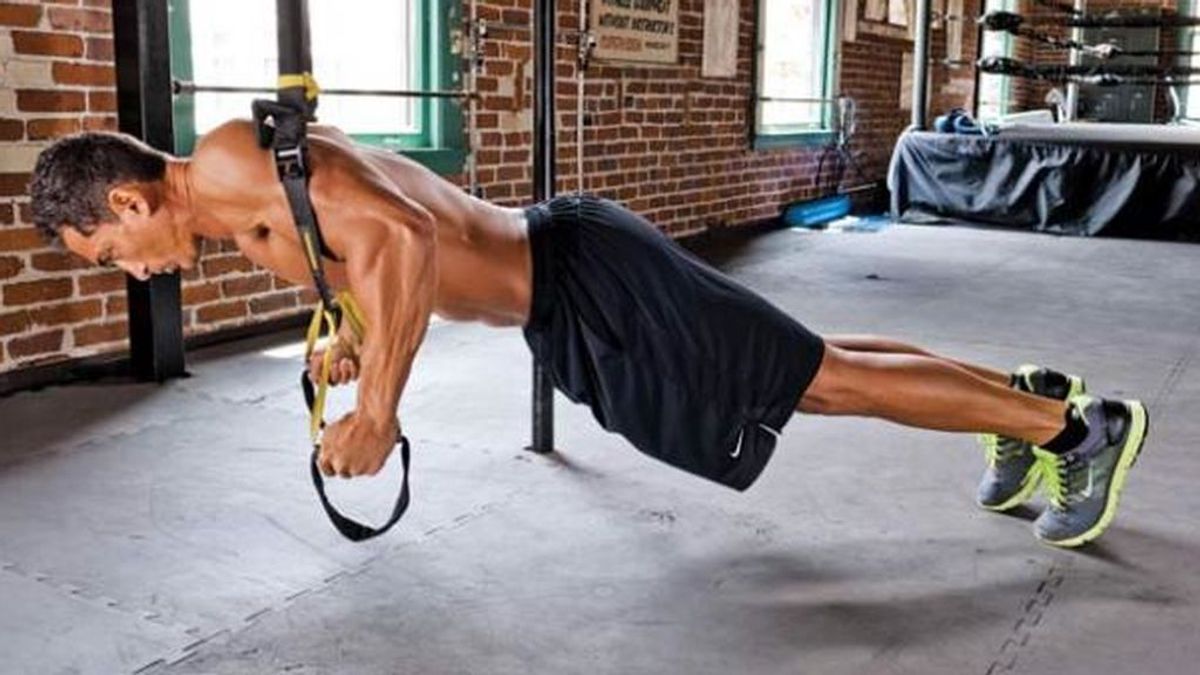 Ejercicios básicos para realizar un entrenamiento con TRX Ejercicios básicos para realizar un entrenamiento con TRX