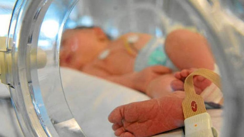 Trillizos recién nacidos dan positivo