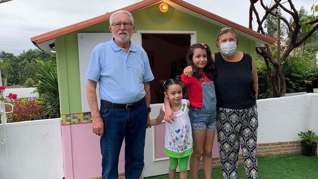 Construyen Una Casa De Madera Para Sus Nietas Nius