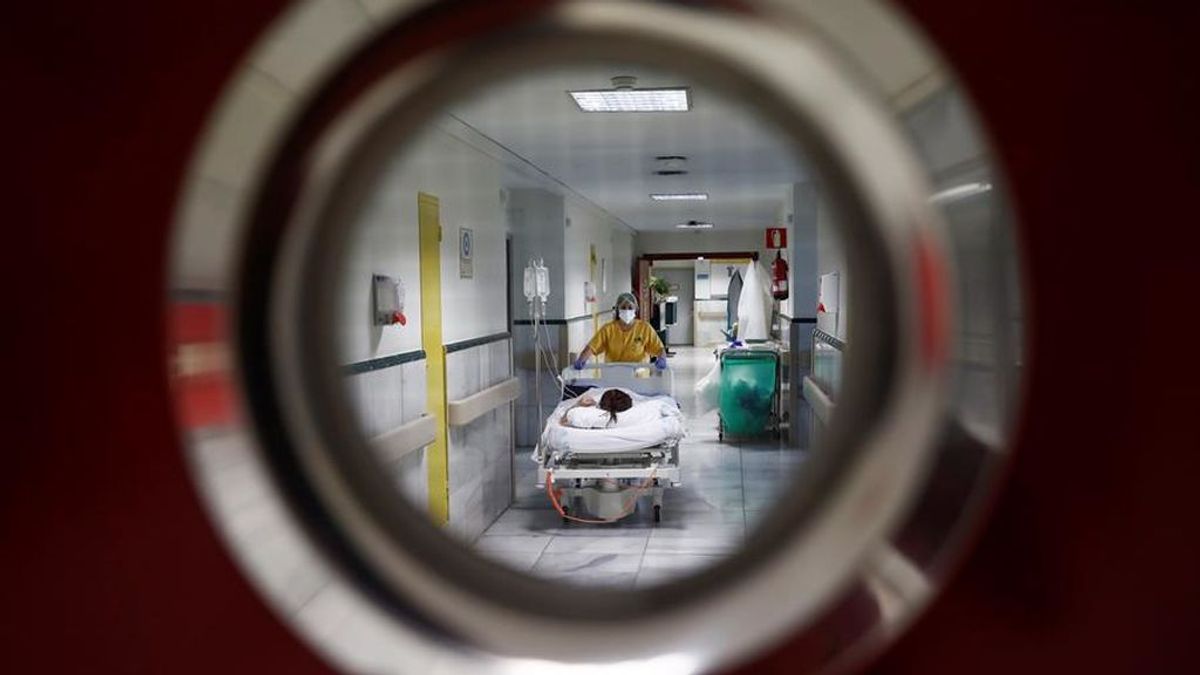 Se disparan los contagios en España, Sanidad informa del doble que el día anterior
