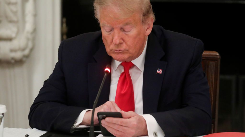 Twitter censura a Trump por un mensaje que anima al uso de la fuerza contra los manifestantes en Washington Twitter censura a Trump por un mensaje que anima al uso de la fuerza contra los manifestantes en Washington
