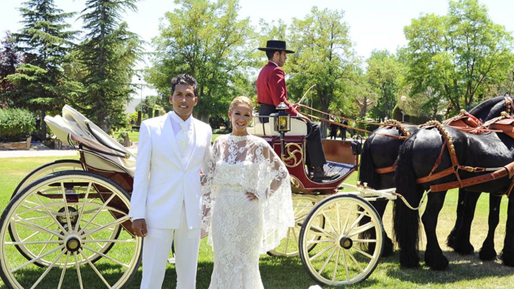 La llegada de Tamara Gorro y Ezequiel Garay a su boda