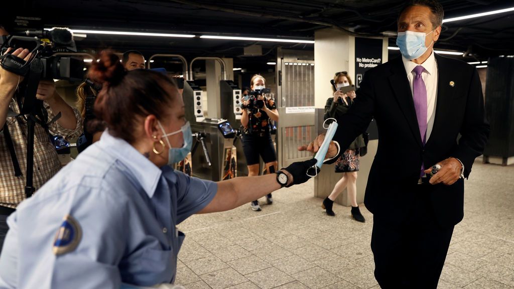 Nueva York impone una cuarentena de 14 días a los visitantes de los estados con brotes de coronavirus Nueva York impone una cuarentena de 14 días a los visitantes de los estados con brotes de coronavirus