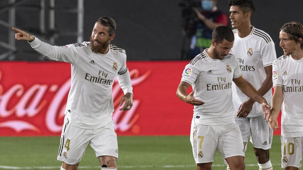 Los jugadores del Madrid celebran el gol de Ramos al Mallorca