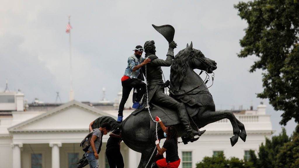 Trump pone a la policía y al Ejército a proteger las estatuas Trump pone a la policía y al Ejército a proteger las estatuas