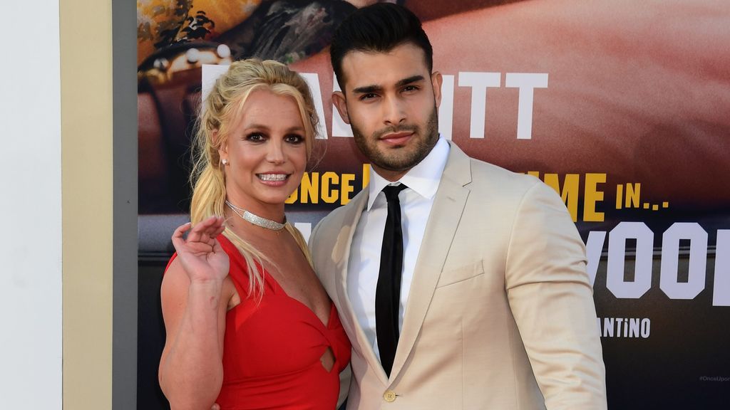 Britney junto a su novio Sam