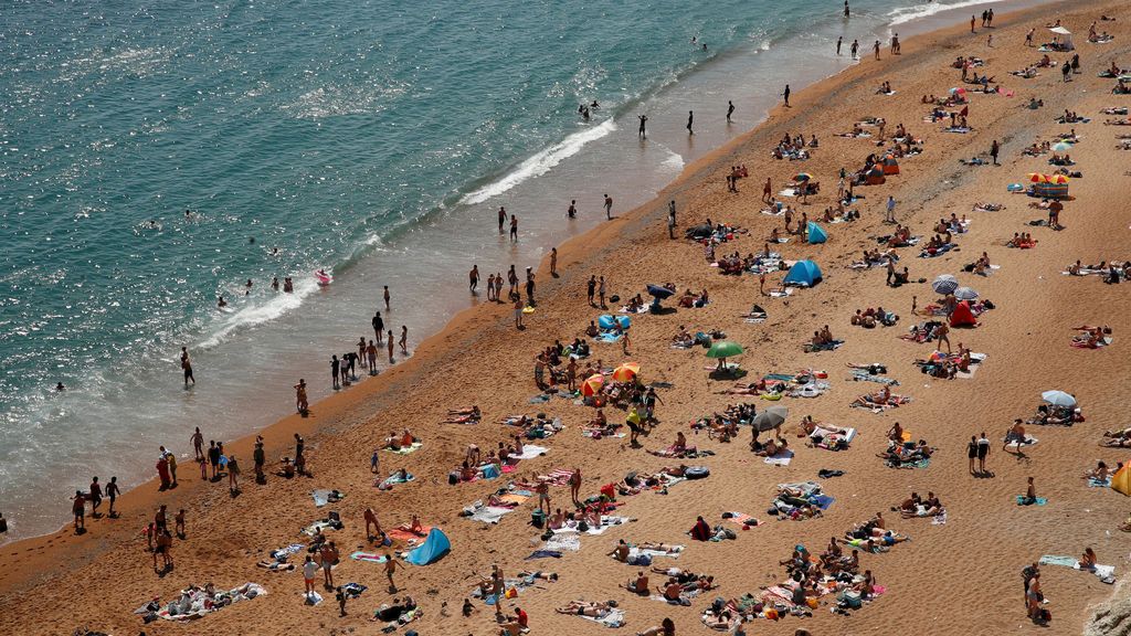 El Reino Unido podría cerrar las playas por el "descontrol de asistencia" El Reino Unido podría cerrar las playas por el "descontrol de asistencia"