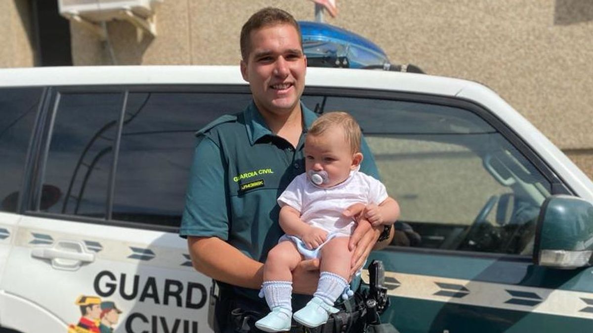 "Había que salvar al niño, podía haber muerto": un guardia civil salva a un bebé que sufrió una parada cardiorespiratoria en Leganés "Había que salvar al niño, podía haber muerto": un guardia civil salva a un bebé que sufrió una parada cardiorespiratoria en Leganés