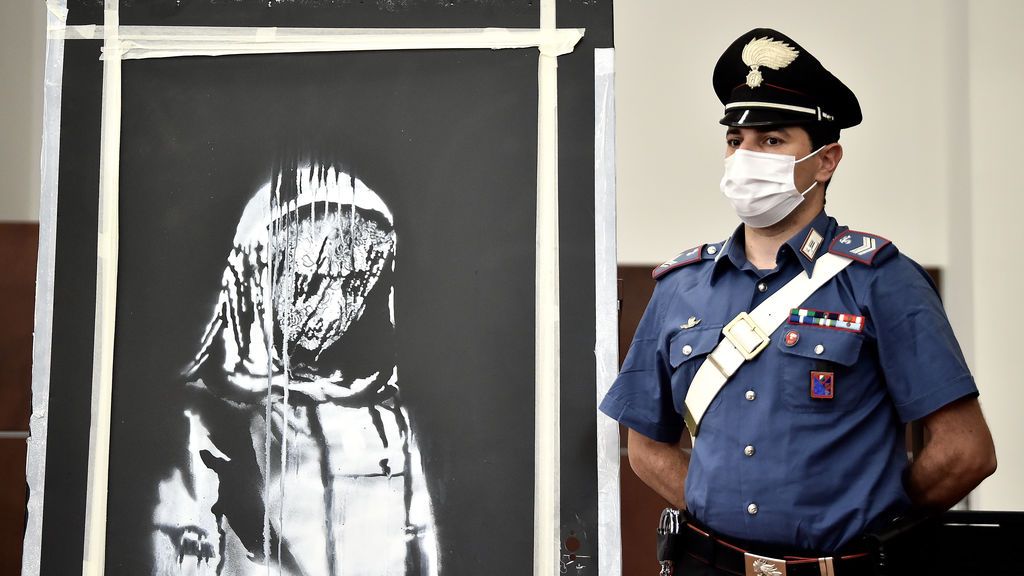 Seis detenidos en Francia por robo de la obra de Banksy que homenajeaba a las víctimas de Bataclan Seis detenidos en Francia por robo de la obra de Banksy que homenajeaba a las víctimas de Bataclan
