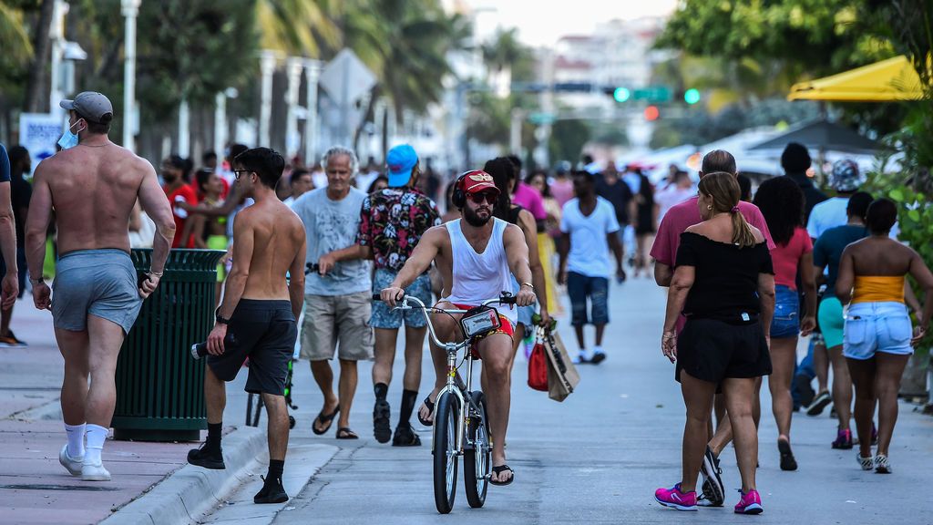 EE.UU. frena en seco la desescalada tras un repunte de casos en Florida y Texas EE.UU. frena en seco la desescalada tras un repunte de casos en Florida y Texas