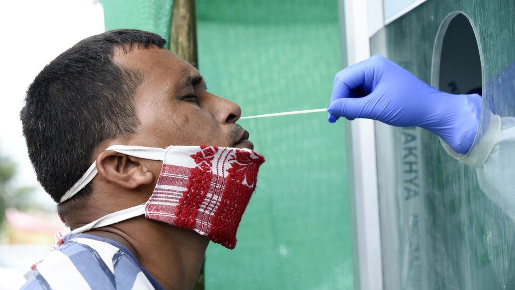 India rebasa el medio millón de contagios tras registrar un nuevo récord de 18.500 casos diarios India rebasa el medio millón de contagios tras registrar un nuevo récord de 18.500 casos diarios