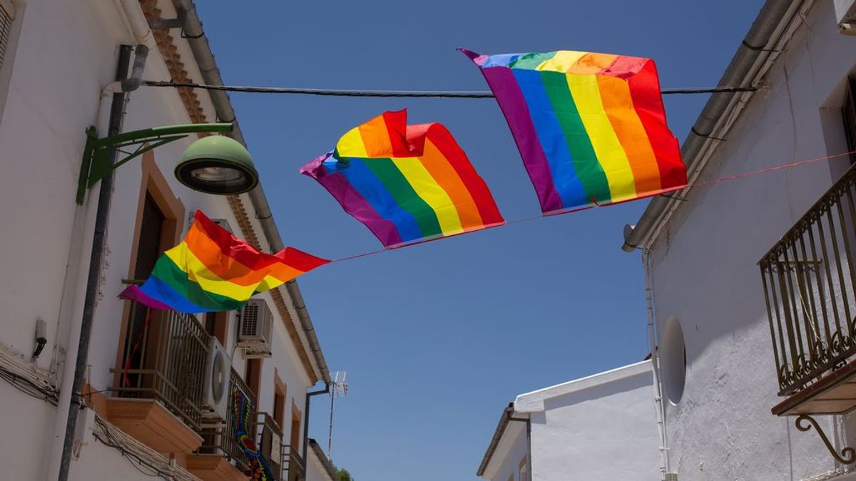Balcones arcoíris celebran un Orgullo virtual y "más necesario que nunca"