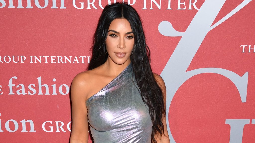 kim-kardashian-negro-cordonpress