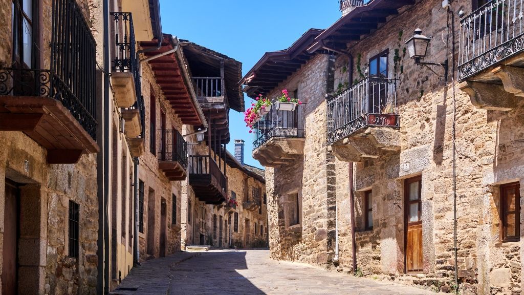 La discriminación hacia lo rural: “Vivo en un pueblo y no soporto que el influencer de turno venga a hacerse una foto con un camión”