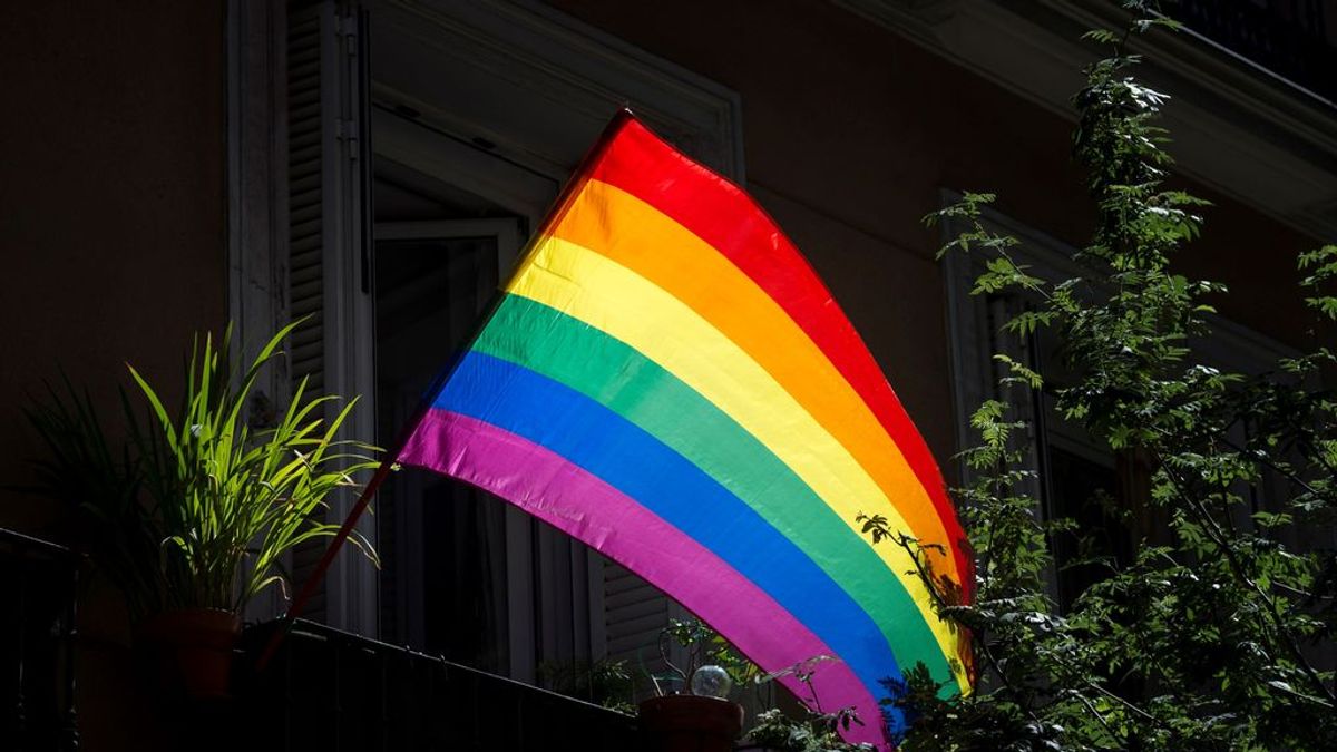 Los políticos reivindican la diversidad sexual y los derechos del colectivo en el día del Orgullo LGTBI