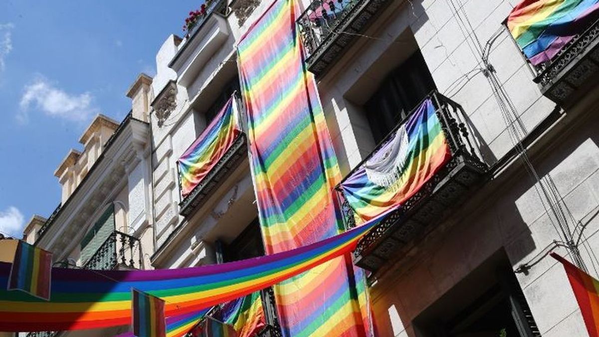 'Ama, hazlo con Orgullo': pistoletazo de salida en Madrid a la semana de celebración del Orgullo LGTBI 2020 en Madrid