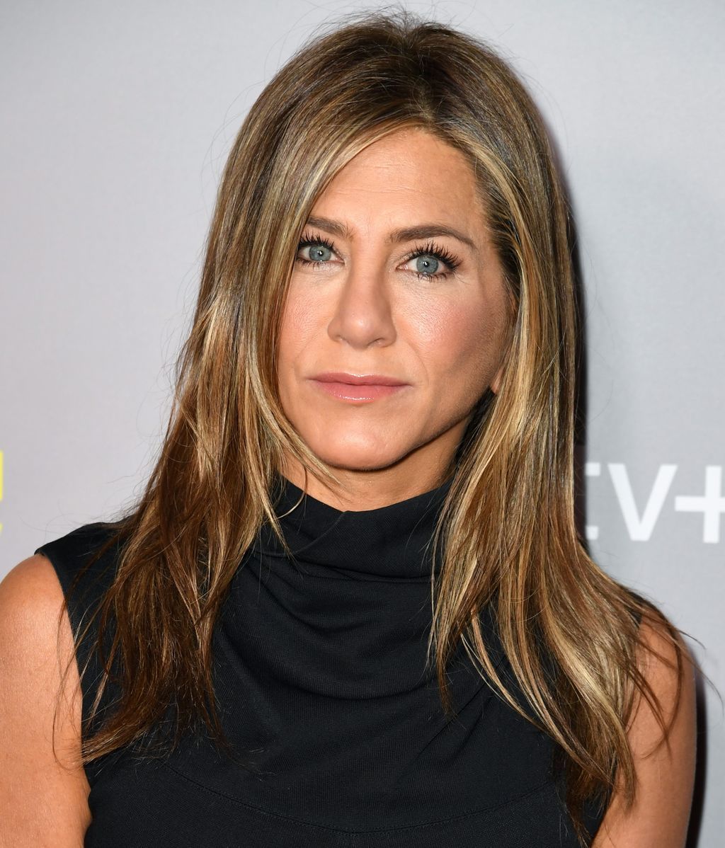 JENNIFER-ANISTON-HIGHLIGHTS-CORDONPRESS