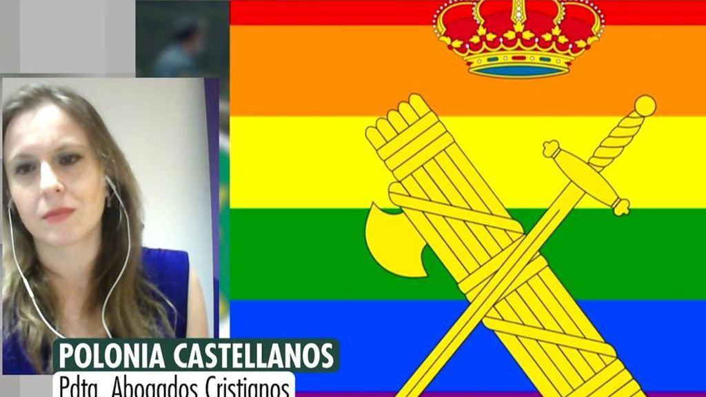 Abogados Cristianos se querella contra la Guardia Civil por poner la bandera LGTBI
