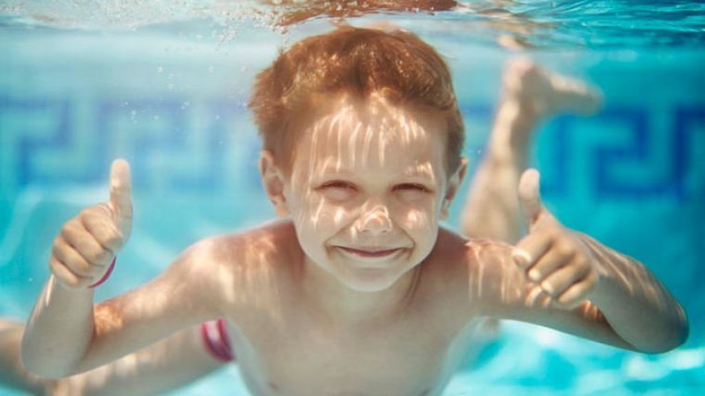 El ahogamiento secundario se produce después de que el niño haya aspirado el agua.