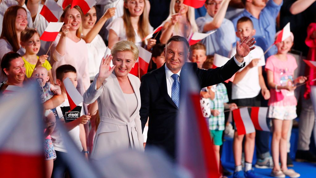 Duda y Trzaskowski pasan a la segunda vuelta de las presidenciales de Polonia Duda y Trzaskowski pasan a la segunda vuelta de las presidenciales de Polonia