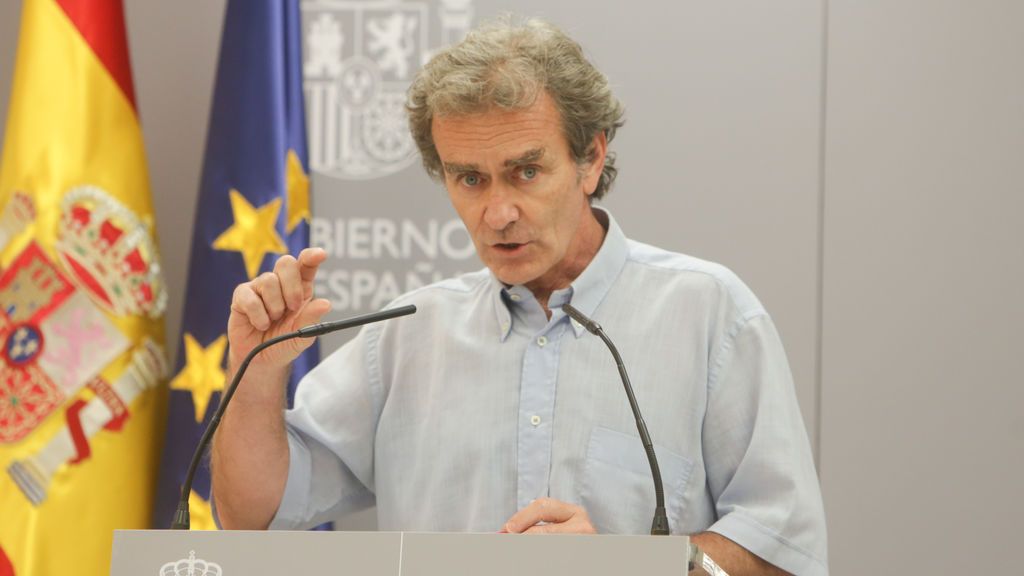 Fernando Simón: "Usar mascarillas FFP2 es egoísta; se debe optar por las quirúrgicas" Fernando Simón: "Usar mascarillas FFP2 es egoísta; se debe optar por las quirúrgicas"