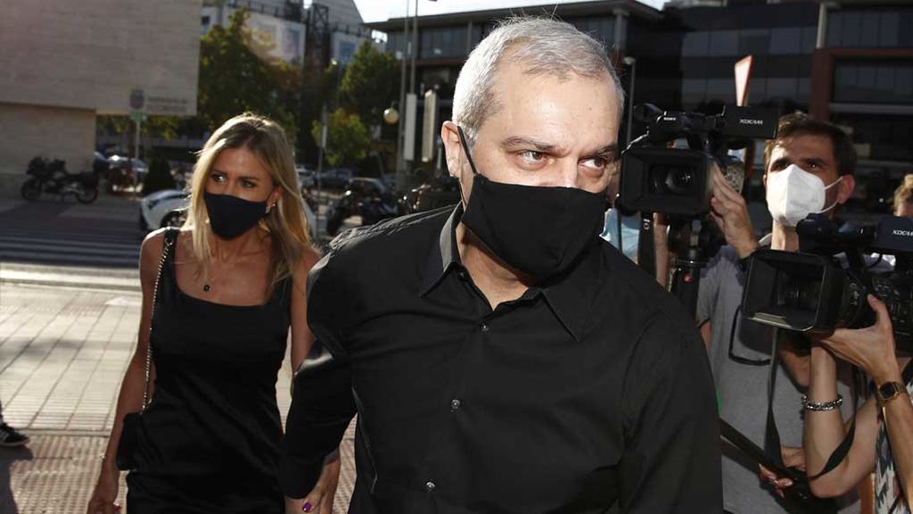 Ramón García y su mujer, Patricia Cerezo, en el funeral del hijo de Ana Obregón