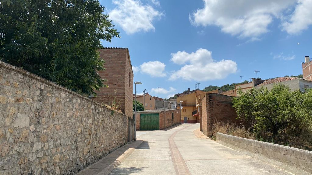 Un pueblo de Lleida confinado por el contagio de uno de sus vecinos Un pueblo de Lleida confinado por el contagio de uno de sus vecinos