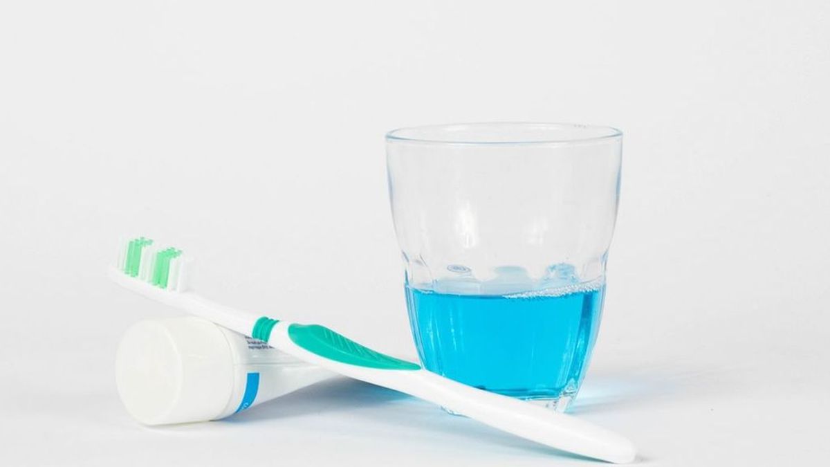 Un nuevo estudio confirma que los colutorios podrían prevenir la transmisión de la COVID-19 Un nuevo estudio confirma que los colutorios podrían prevenir la transmisión de la COVID-19