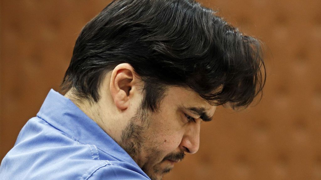 Irán condena a muerte a un periodista opositor Irán condena a muerte a un periodista opositor