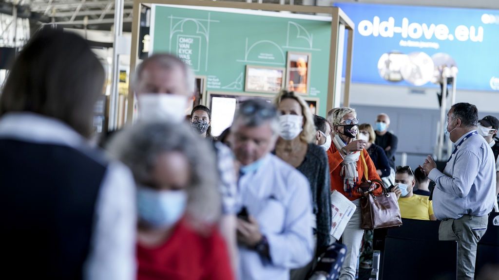 La UE abre sus fronteras exteriores con el temor de los casos importados y los rebrotes La UE abre sus fronteras exteriores con el temor de los casos importados y los rebrotes