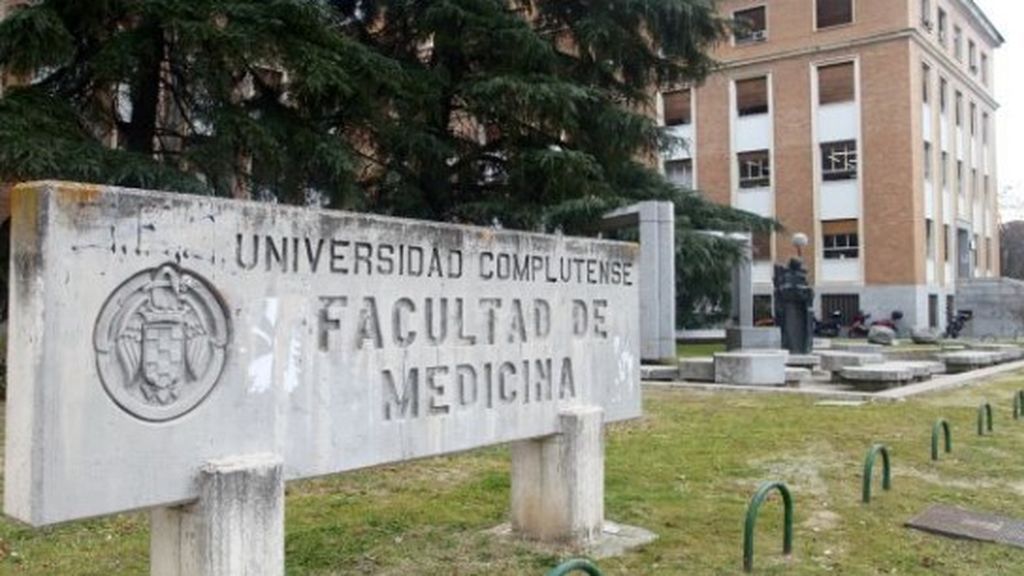 Los estudiantes de las universidades privadas españolas encuentran trabajo antes que los de las públicas Los estudiantes de las universidades privadas españolas encuentran trabajo antes que los de las públicas