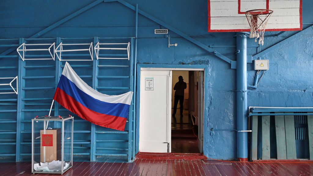 Putin podrá aferrarse al poder hasta 2036, según un sondeo a pie de urna Putin podrá aferrarse al poder hasta 2036, según un sondeo a pie de urna