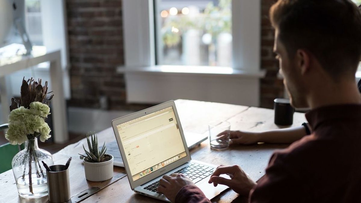 El 95% quiere seguir teletrabajando aunque no ha logrado desconectar El 95% quiere seguir teletrabajando aunque no ha logrado desconectar
