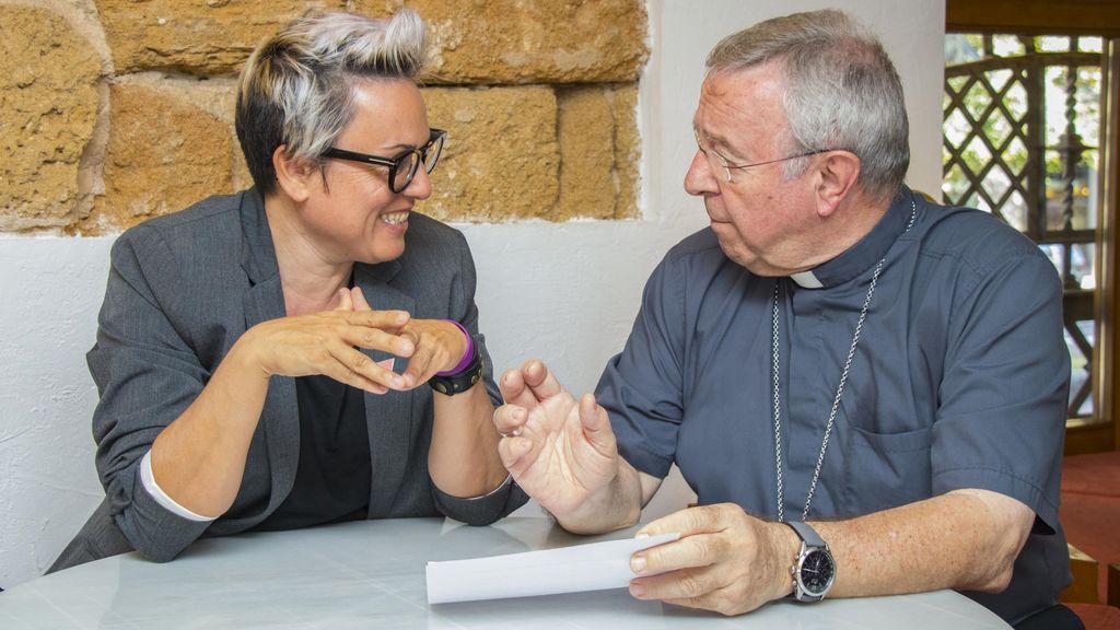 El obispo de Mallorca "acerca posturas" con la concejal de Podemos que pidió retirar una estatua de Fray Junípero Serra El obispo de Mallorca "acerca posturas" con la concejal de Podemos que pidió retirar una estatua de Fray Junípero Serra