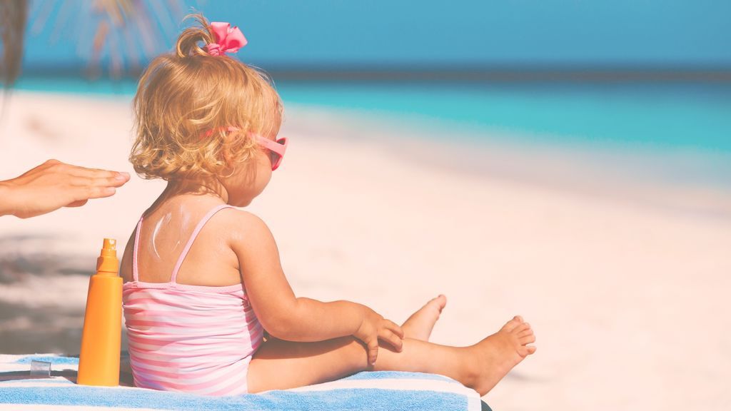 Protección solar para bebés, consejos y recomendaciones para cuidar su piel.