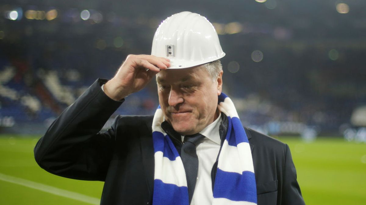 Los contagios en los mataderos alemanes y el racismo hunden al 'hombre fuerte' del Schalke 04 Los contagios en los mataderos alemanes y el racismo hunden al 'hombre fuerte' del Schalke 04