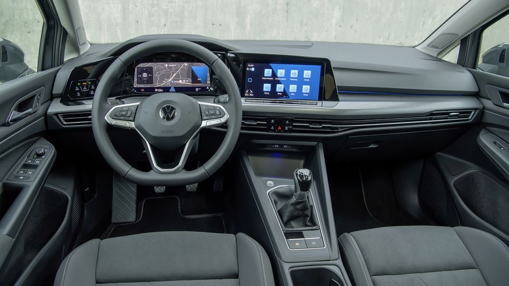 INTERIO DEL VOLKSWAGEN GOLF 8