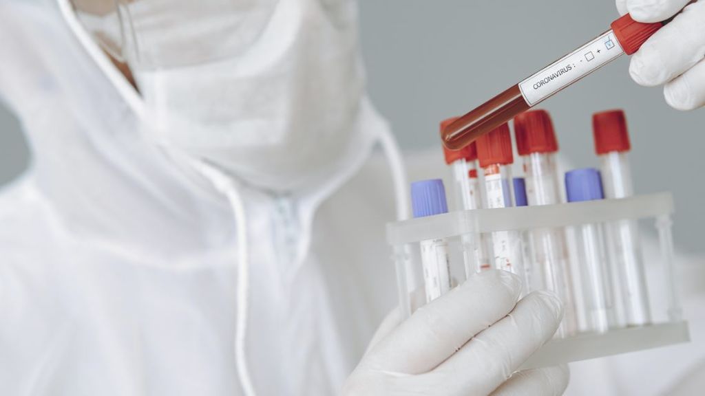 Comprobamos en primera persona el negocio de los test de coronavirus: recetas, listas de espera y bulos Comprobamos en primera persona el negocio de los test de coronavirus: recetas, listas de espera y bulos