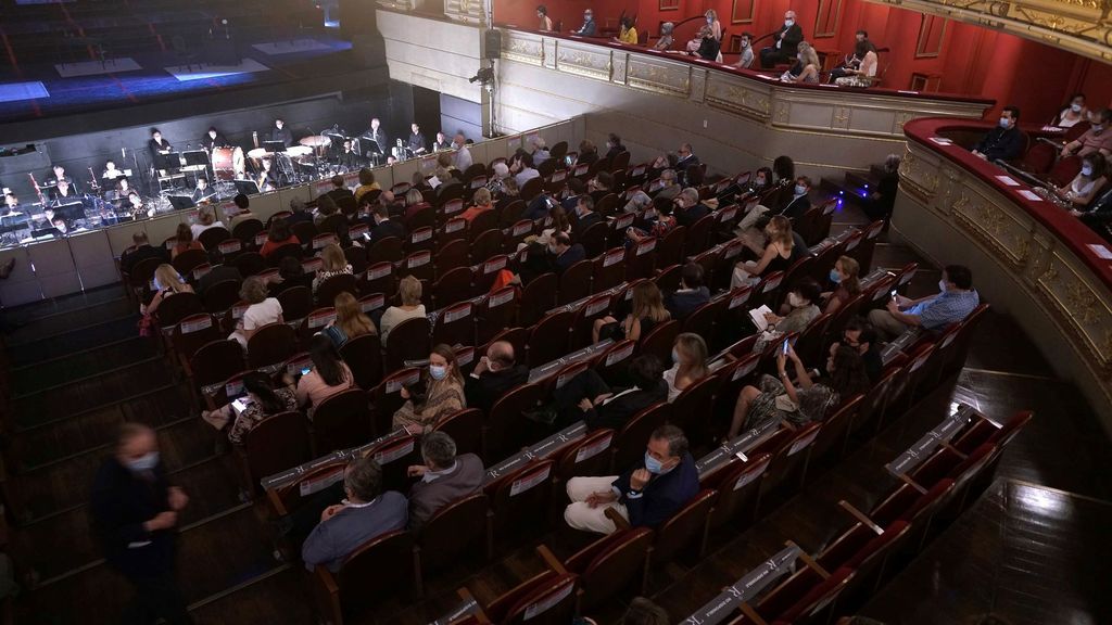 Así ha sido el estreno de la Traviata en el Teatro Real: máxima seguridad y recuerdo a las víctimas del coronavirus Así ha sido el estreno de la Traviata en el Teatro Real: máxima seguridad y recuerdo a las víctimas del coronavirus